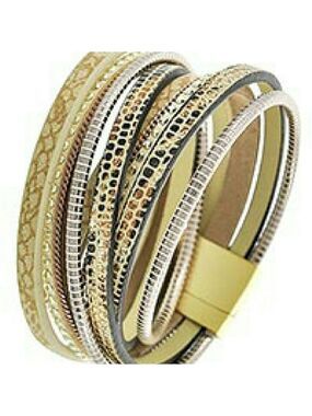 Wrap bracelet magnetic closure